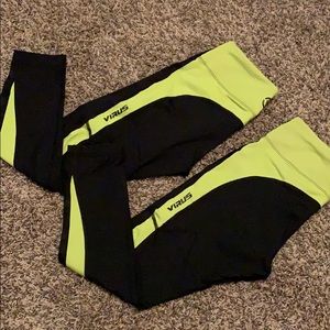 Virus performance tights